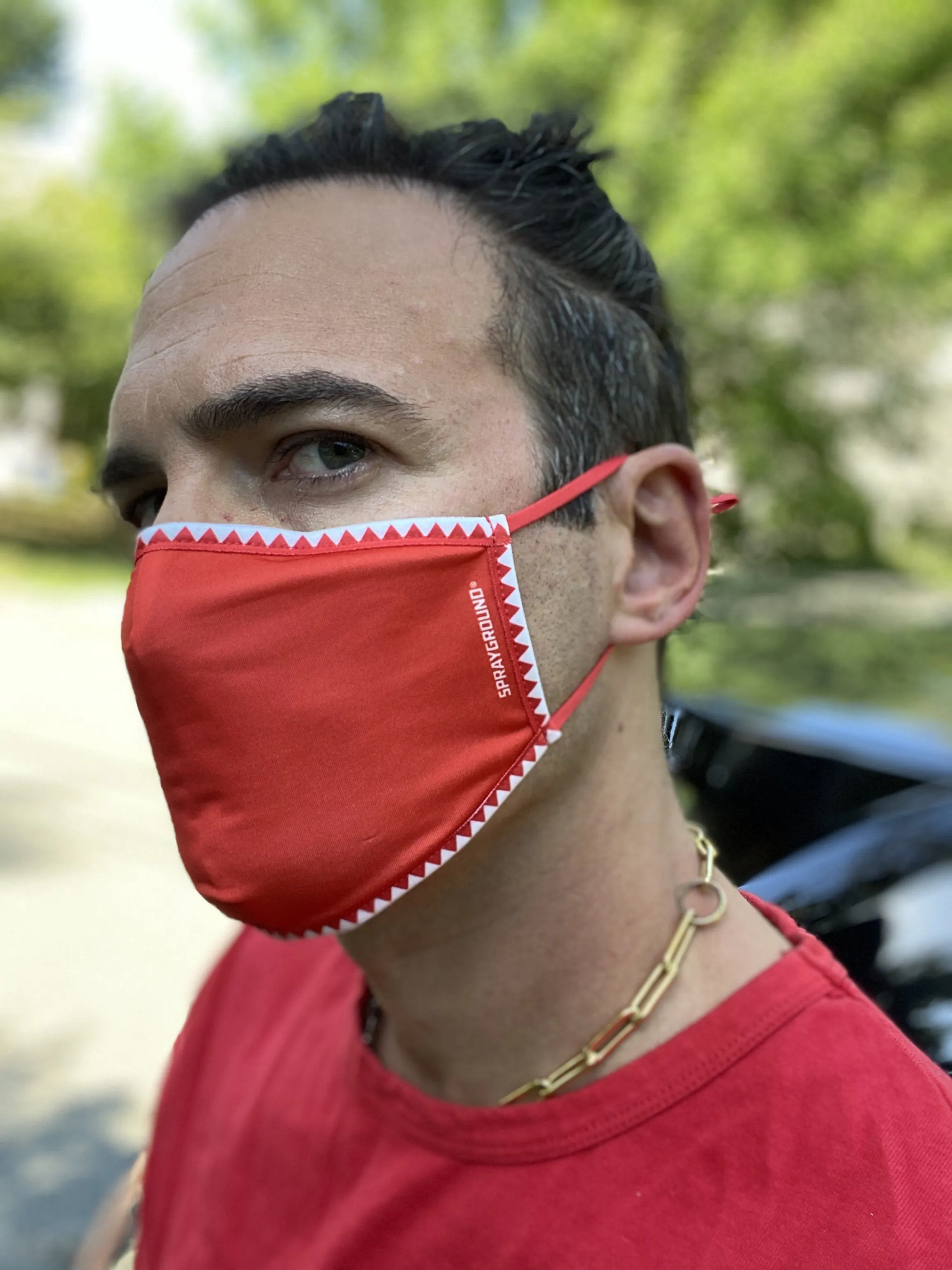 ADULT VERTICAL SHARK (RED) FORM-FITTING FACE MASK