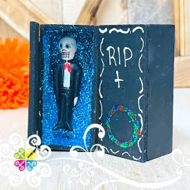 Catrin Calaverita - Day of the Dead Dead Decor